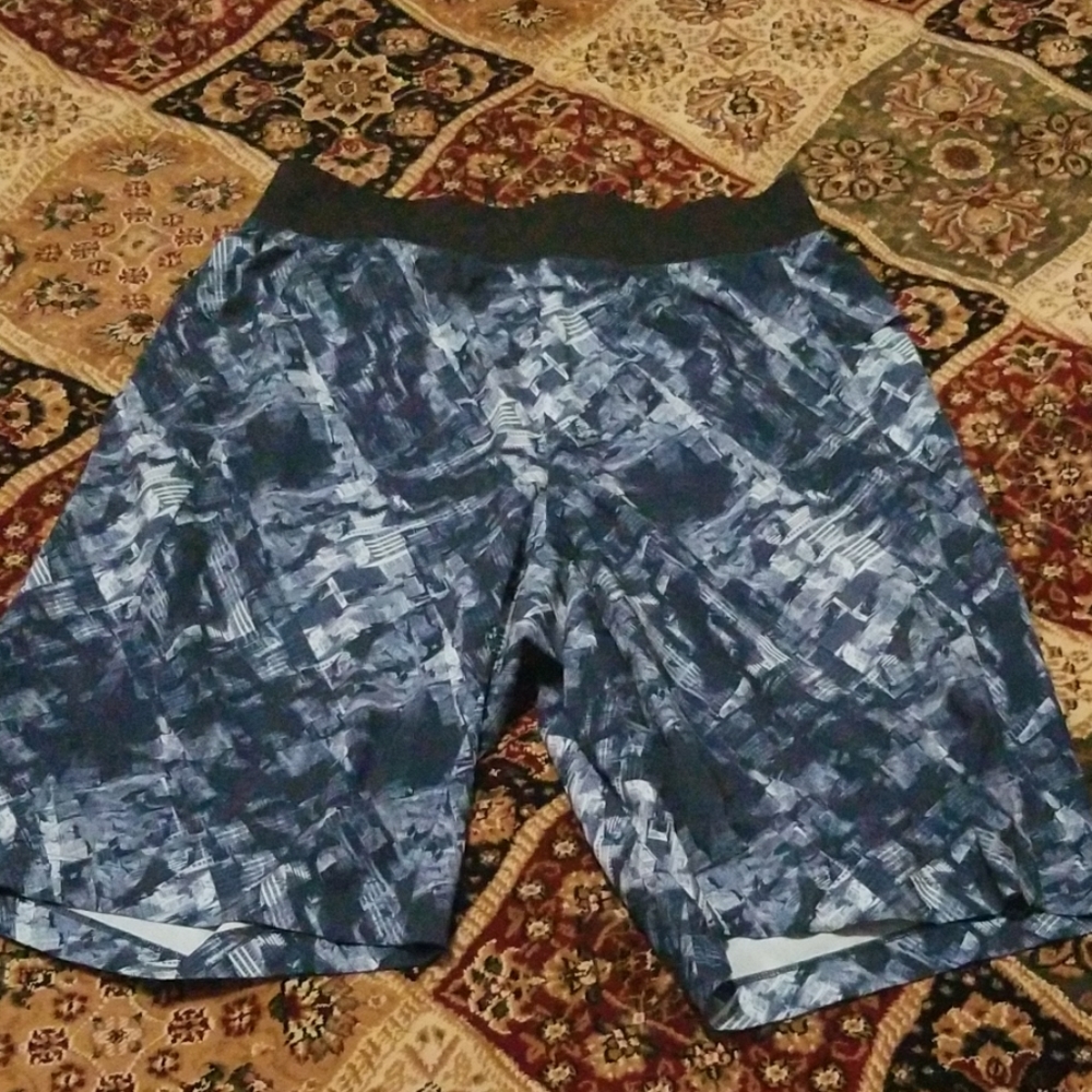 Lululemon short
